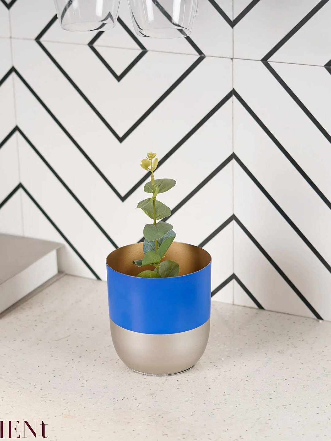 

THE ARTMENT Blue Bliss Blue & Silver-Toned Colourblocked Metal Planter