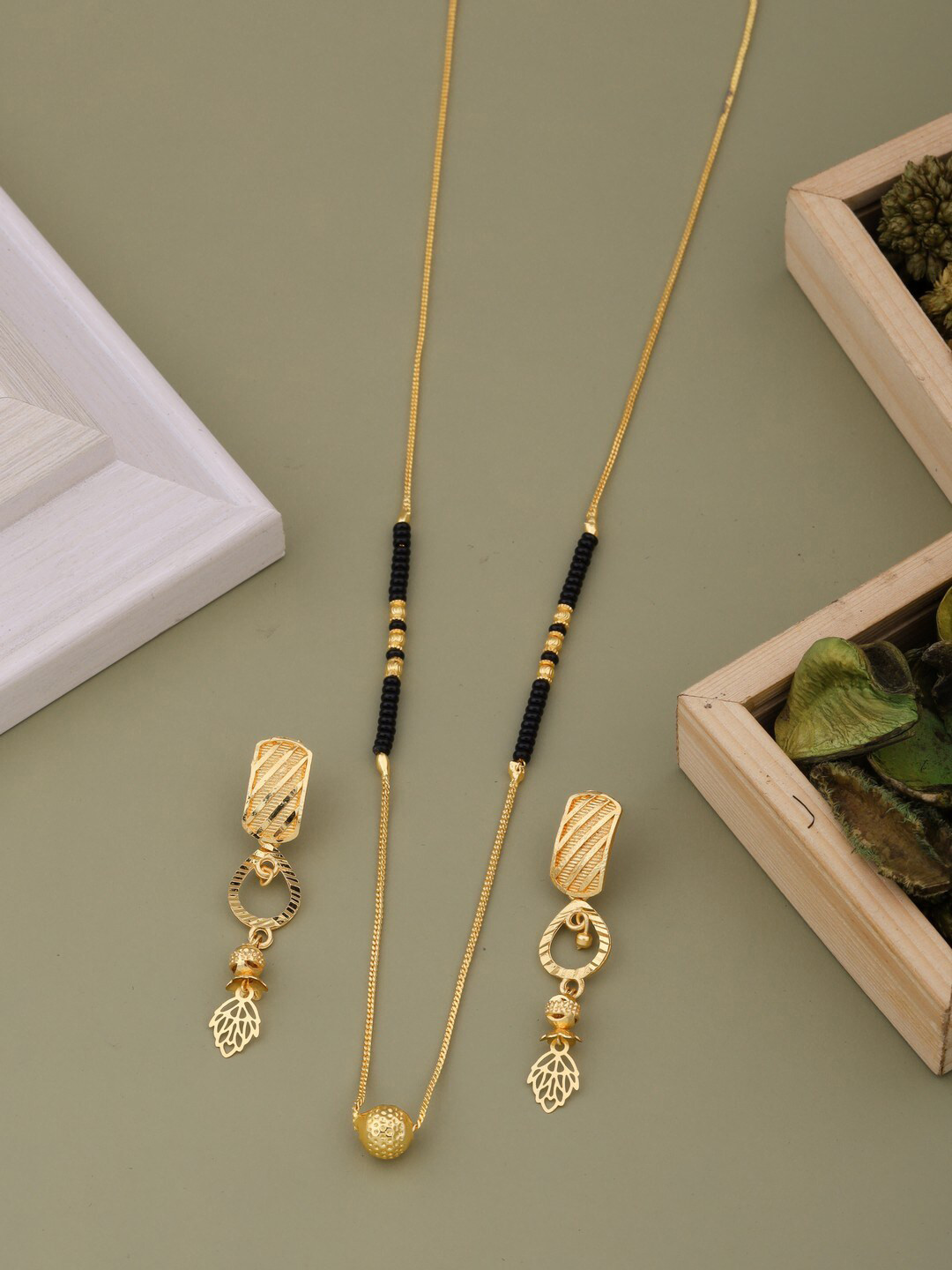 

Vita Bella Gold-Plated & Beaded Mangalsutra With Earrings, Black