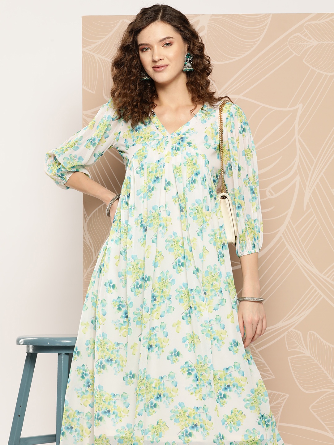 

Inddus Floral Printed Floral Georgette Kurta, White