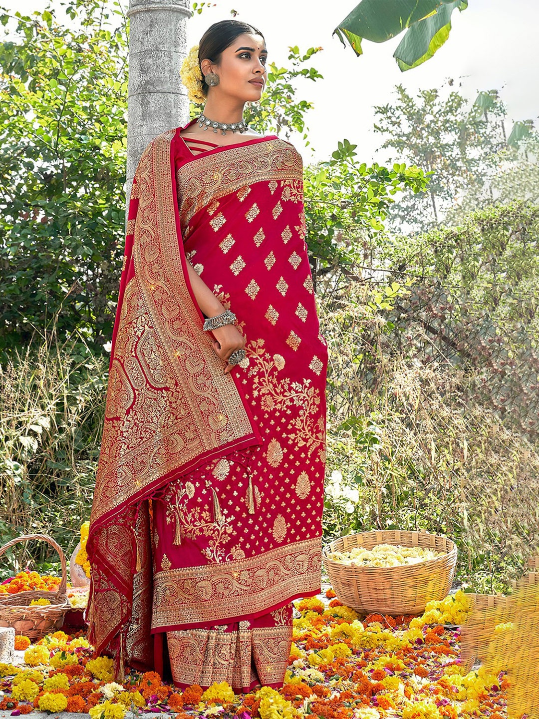 

SANGAM PRINTS Ethnic Motifs Woven Design Zari Pure Silk Banarasi Saree, Magenta