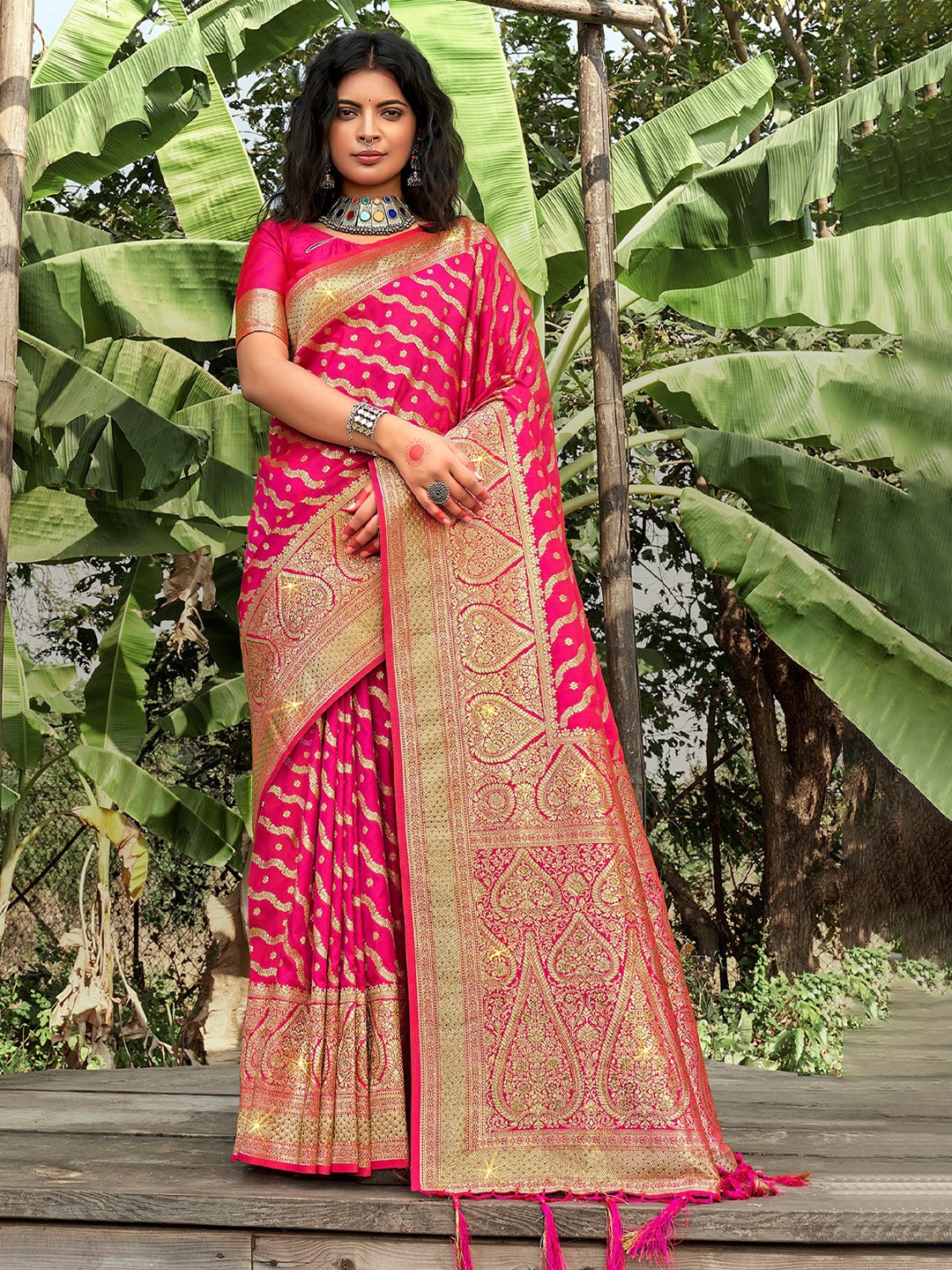 

SANGAM PRINTS Ethnic Motifs Woven Design Zari Pure Silk Banarasi Saree, Pink
