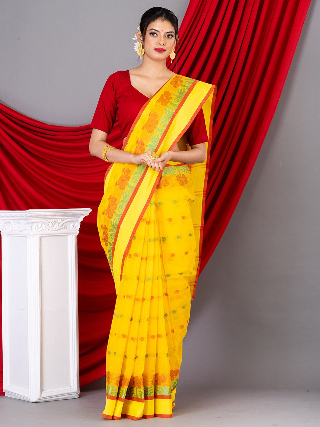 

Laa Calcutta Floral Woven Design Zari Pure Cotton Taant Saree, Yellow