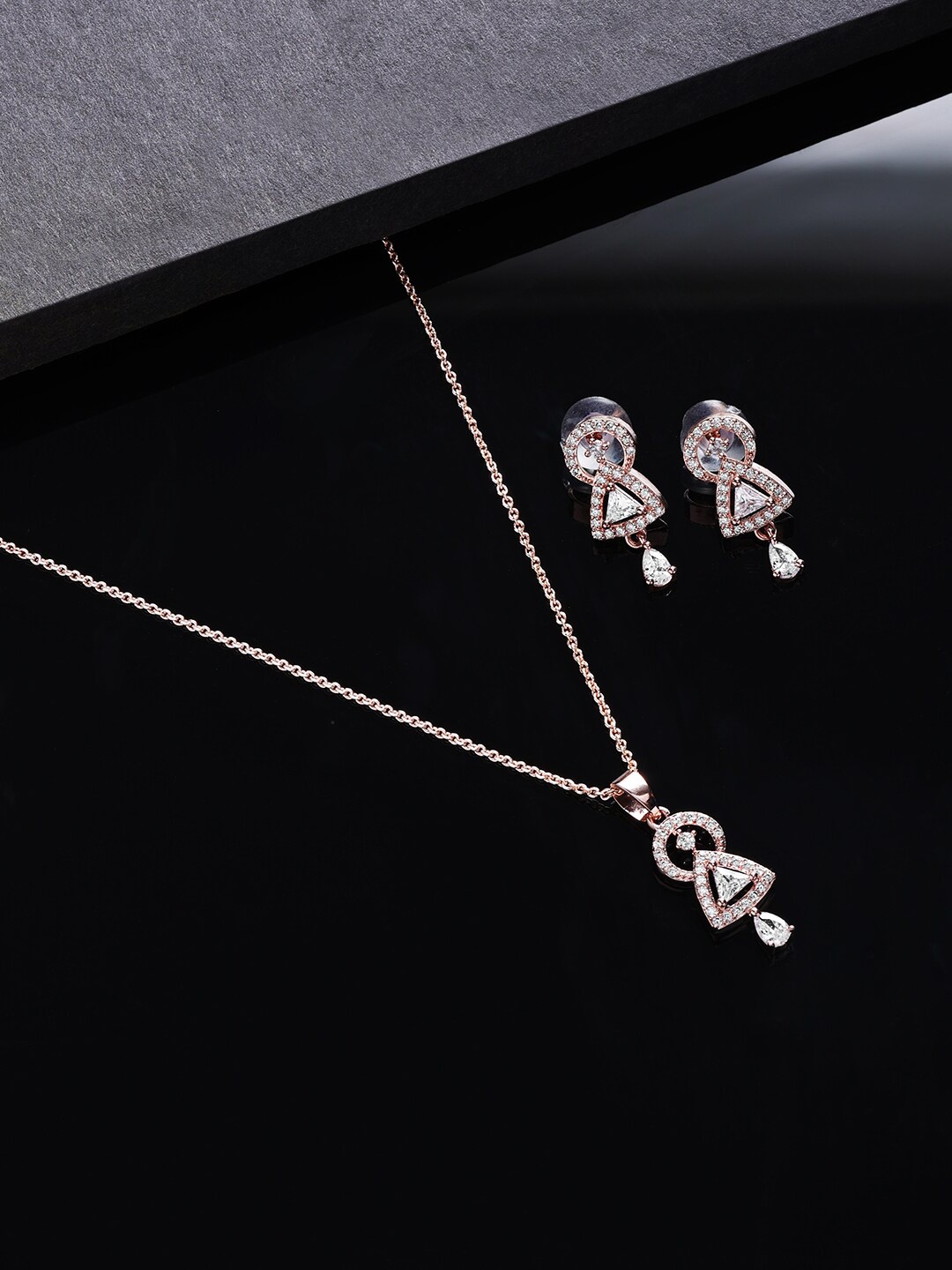 

HOT AND BOLD Rose Gold-Plated & CZ Studded Jwellery Set