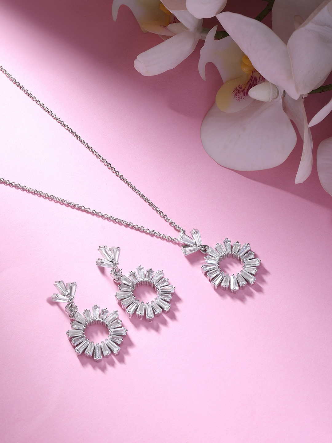 

HOT AND BOLD Silver-Plated CZ-Studded Jewellery Set