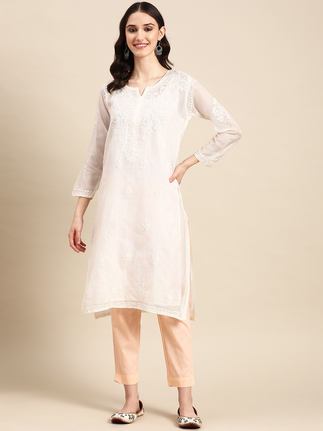 

Saadgi Floral Embroidered Chikankari Cotton Kurta, White