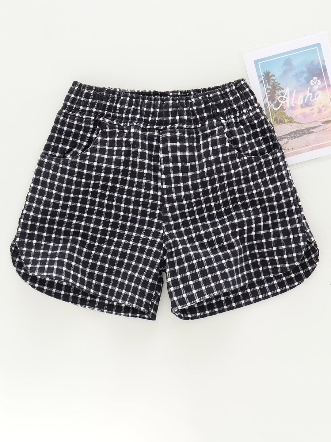 

KiddoPanti Girls Checked Slip On Regular Shorts, Black