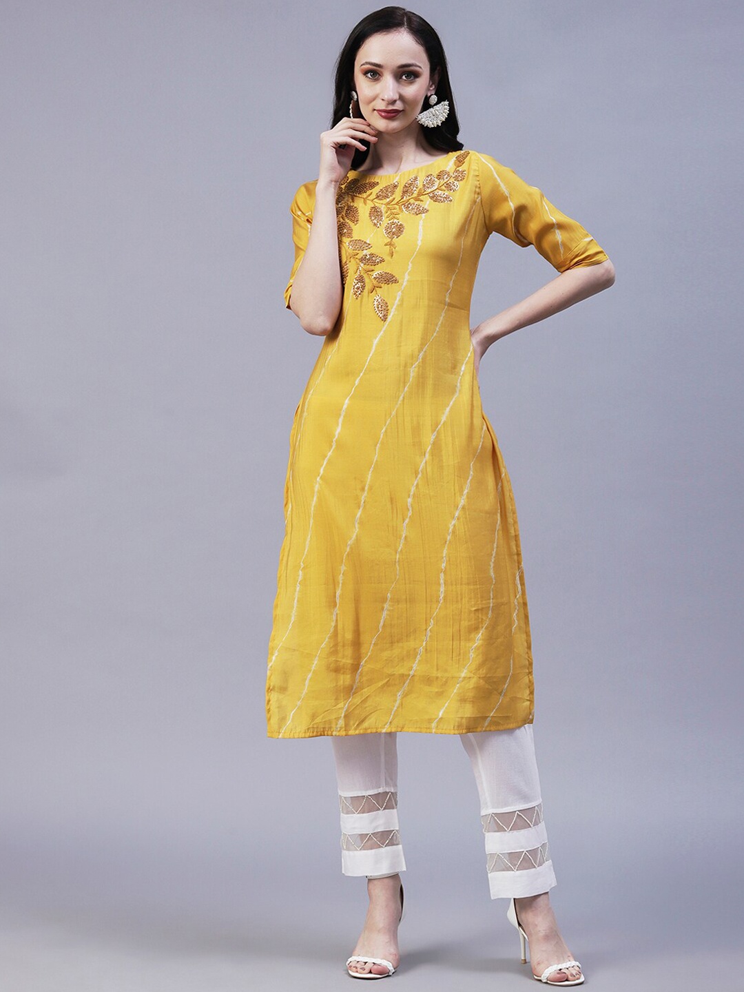 

FASHOR Leheriya Printed Sequined Detail Kurta, Yellow