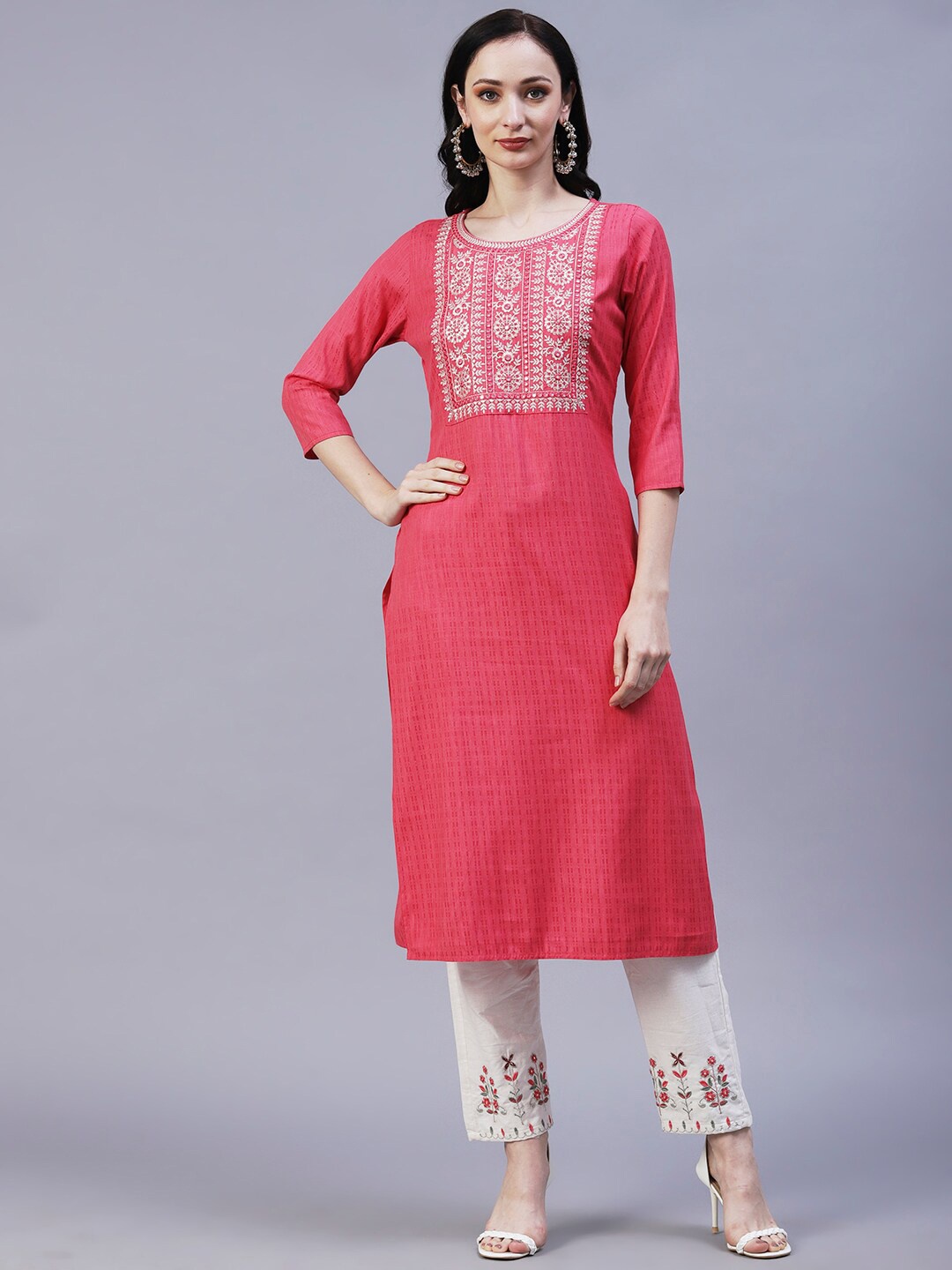 

FASHOR Ethnic Motifs Yoke Design Thread Work Kurta, Pink