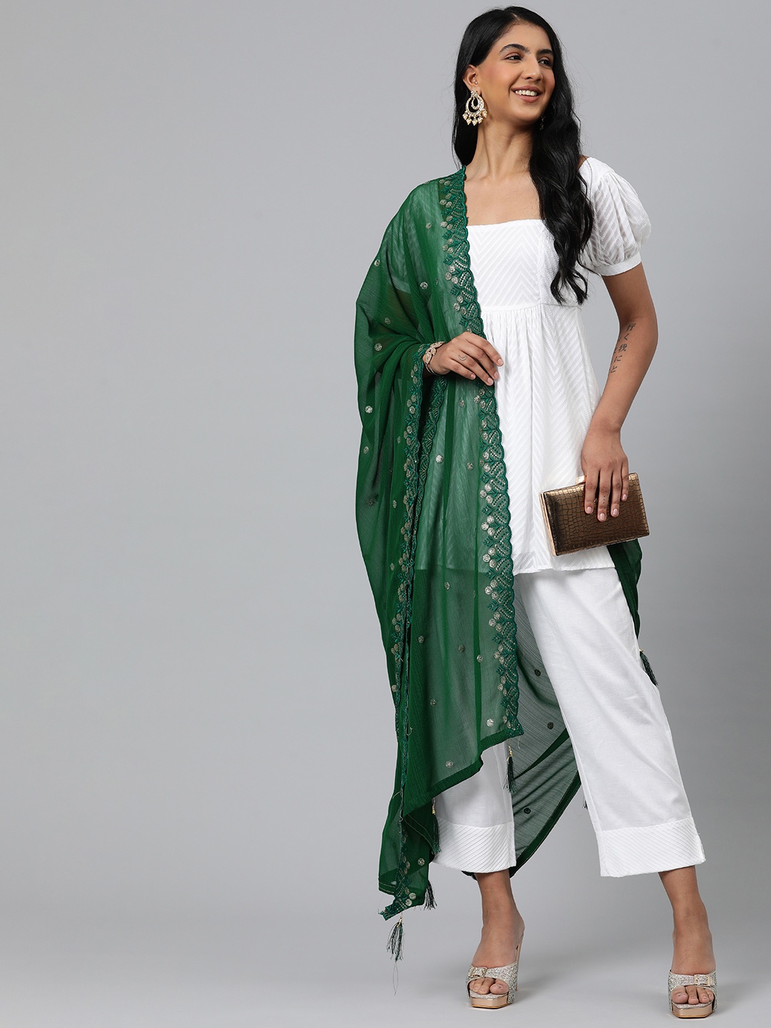 

Rani Saahiba Ethnic Motifs Embroidered Chiffon Dupatta With Sequinned Detail, Green