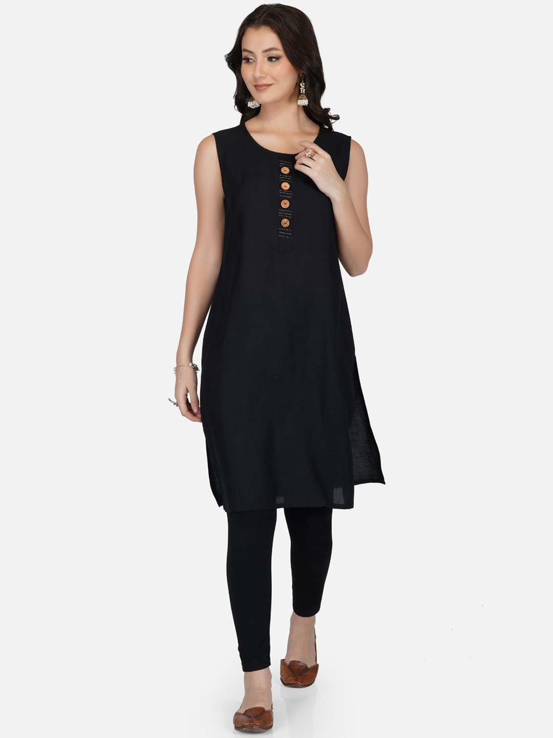 

METRO-FASHION Round Neck Sleeveless Thread Work Kurta, Black