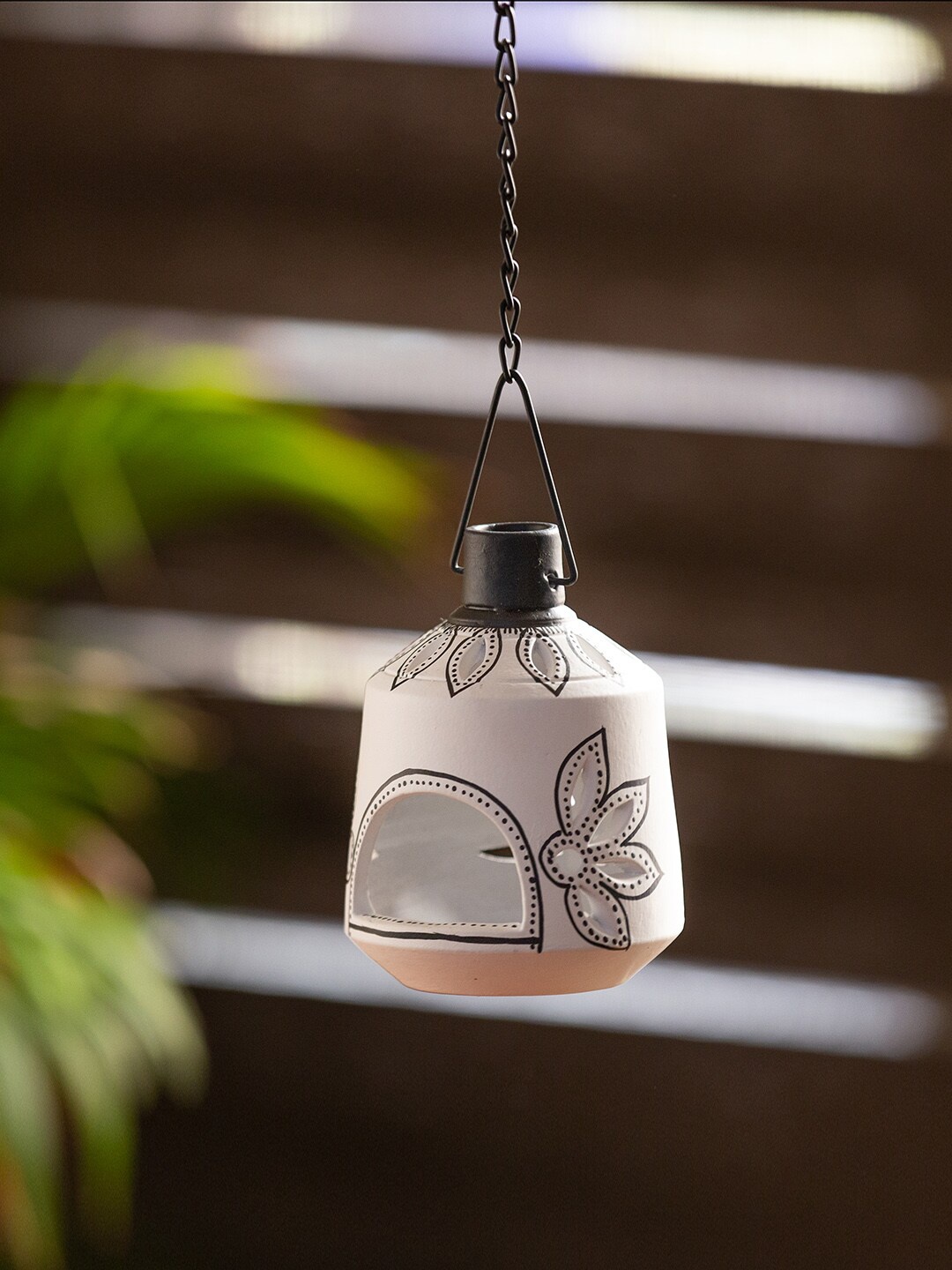 

ExclusiveLane White & Black Painted Hanging Tea-Light Candle Holder
