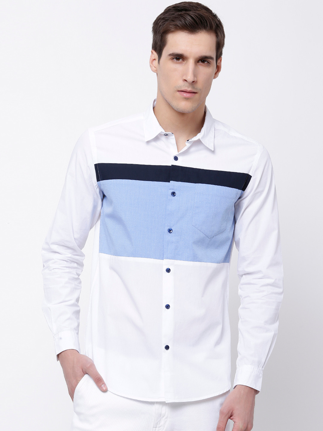 

Black coffee Men White & Blue Slim Fit Colourblocked Casual Shirt