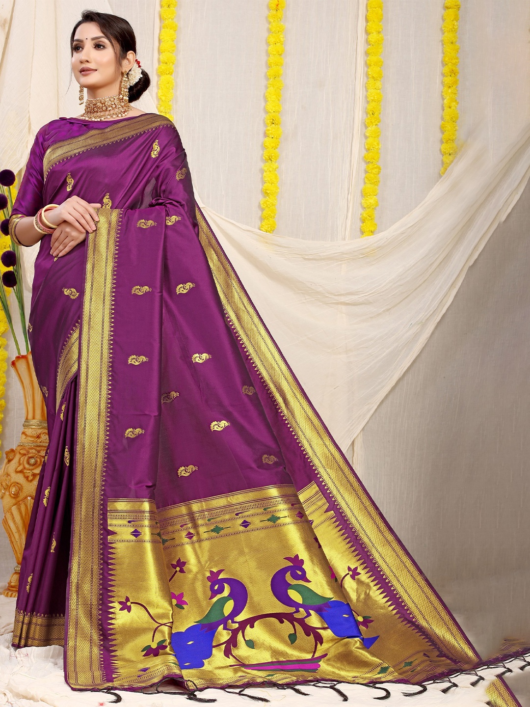 

AVANTIKA FASHION Woven Design Zari Pure Silk Paithani Saree, Purple