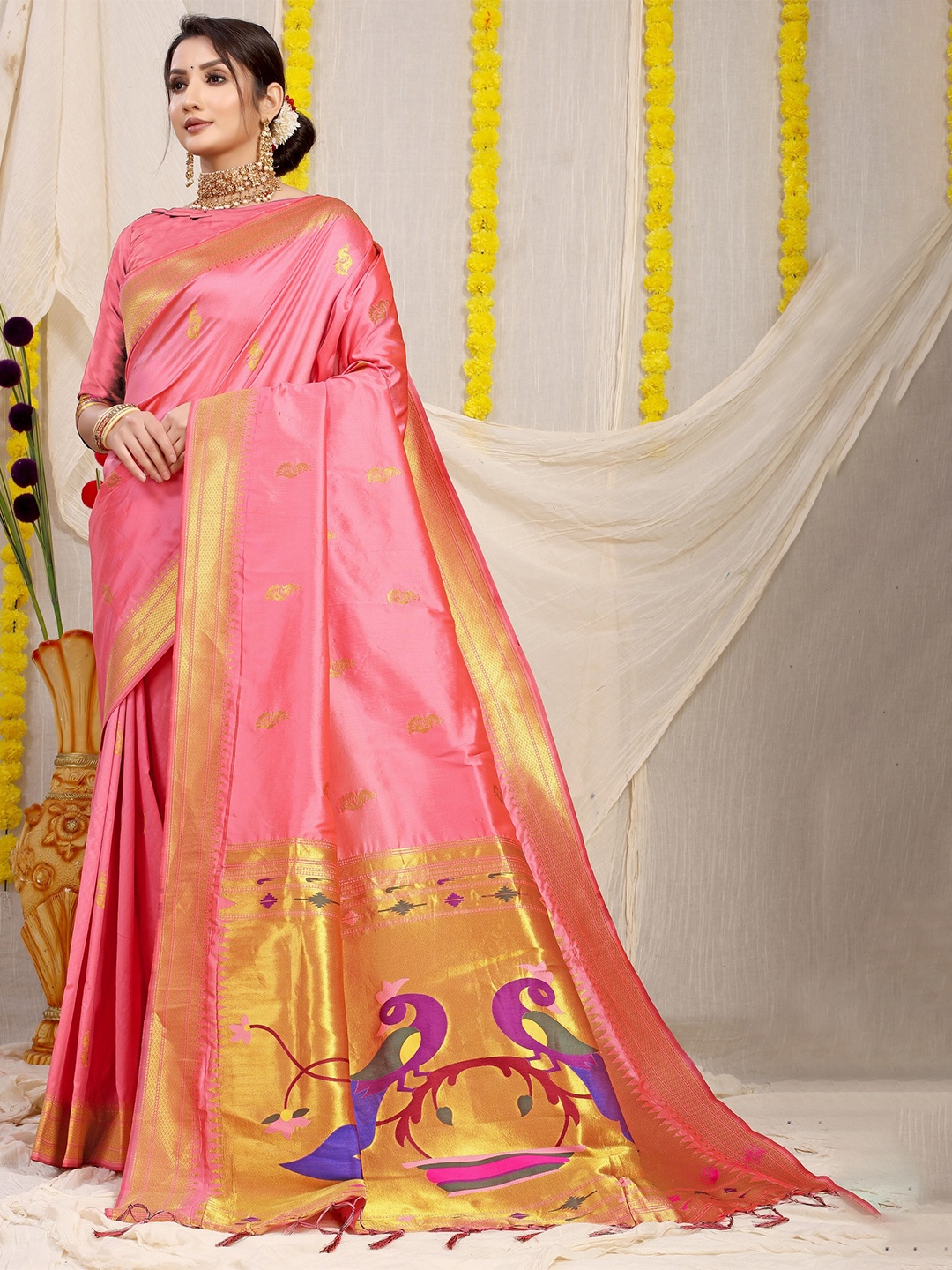 

AVANTIKA FASHION Woven Design Zari Pure Silk Paithani Saree, Pink