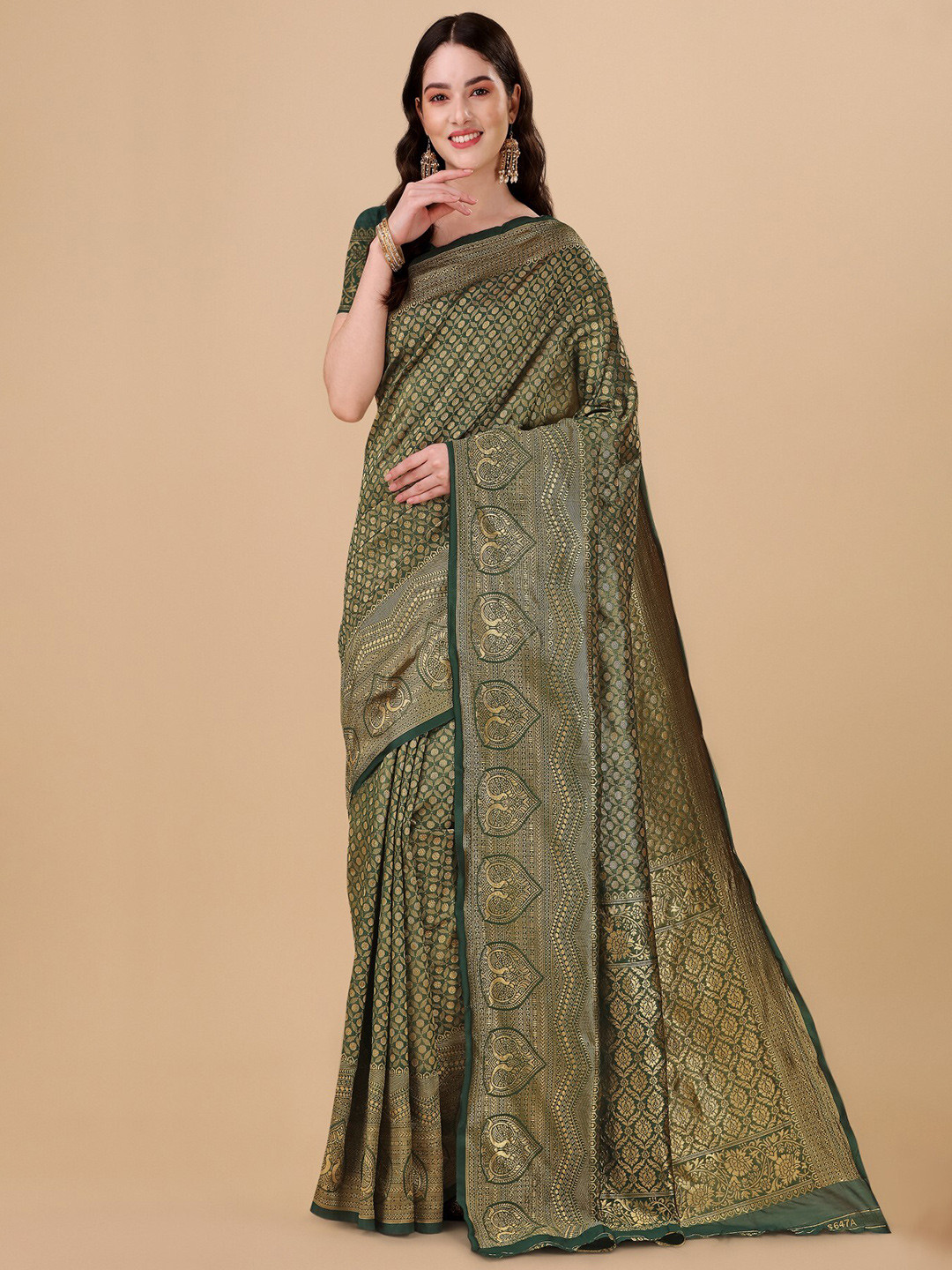 

TEREZA Ethnic Motifs Woven Design Zari Kanjeevaram Saree, Green