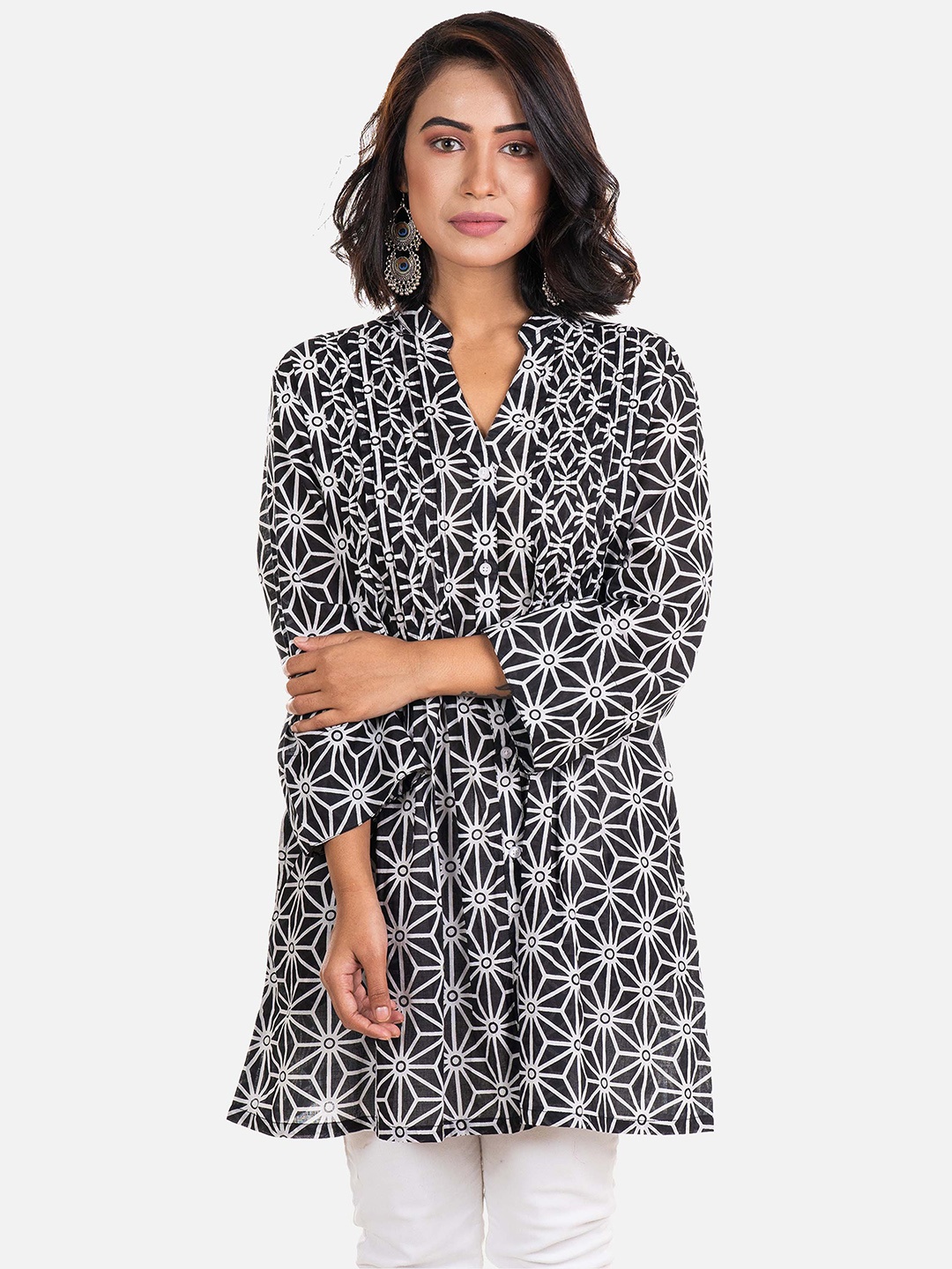 

AQVA Floral Printed Mandarin Collar Long Sleeves Kurta, Black