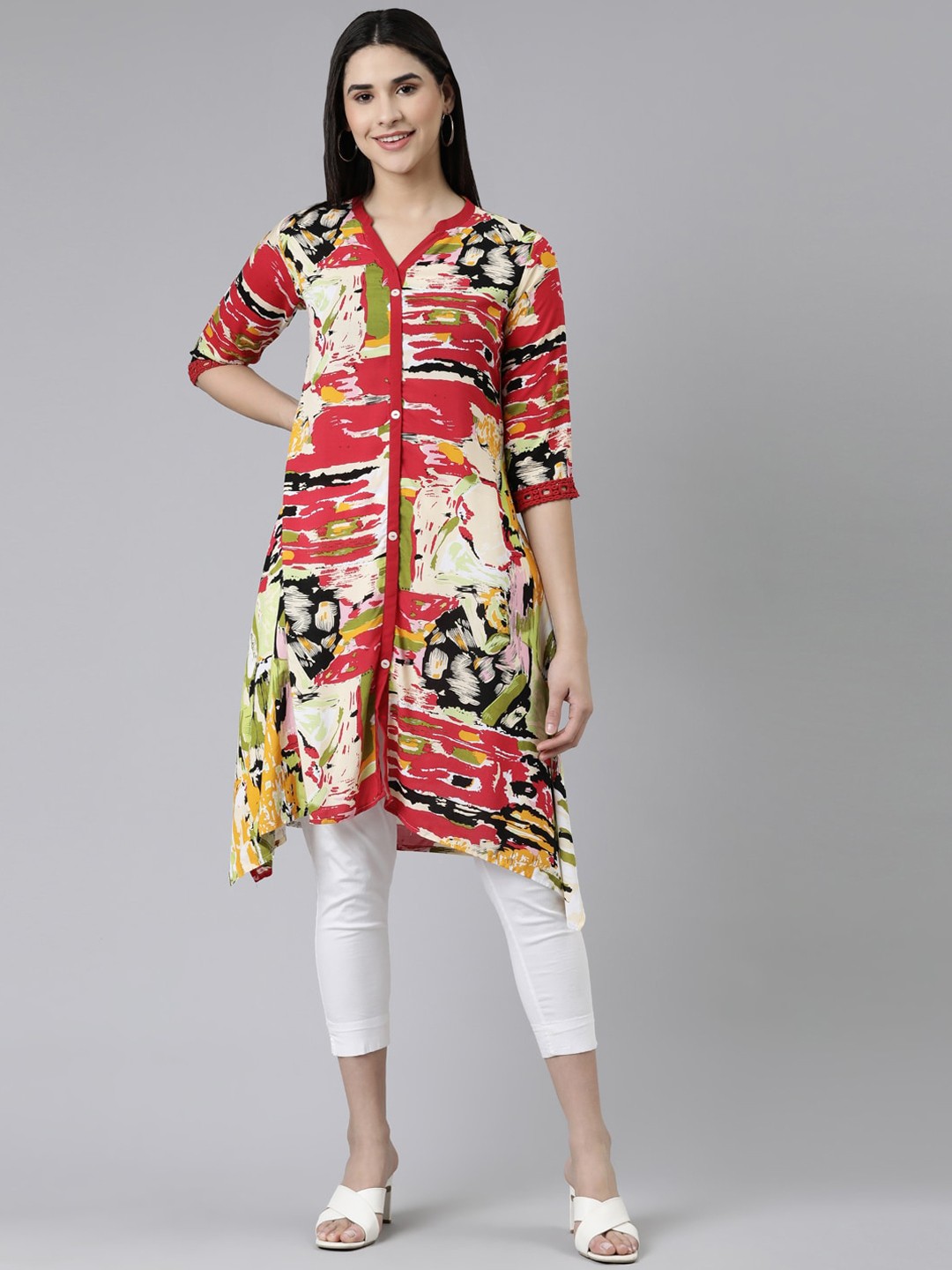

Neerus Abstract Printed Mandarin collar Kurta, Red