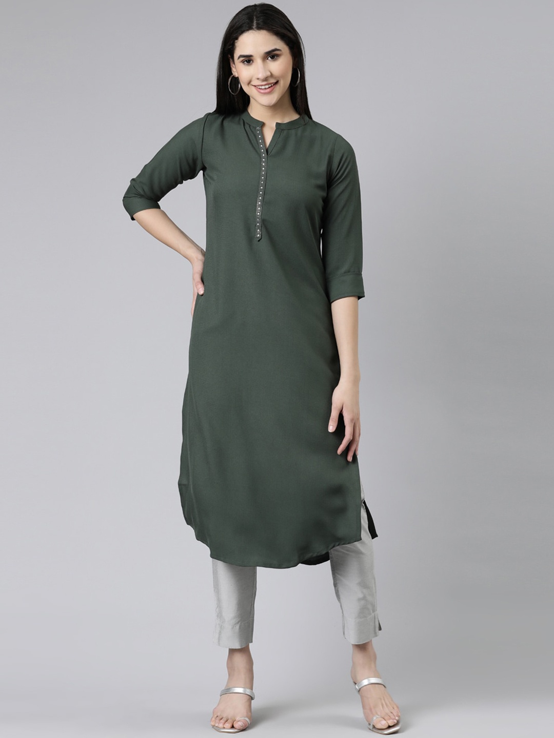 

Neerus Beads And Stones Mandarin Collar Pure Cotton Kurta, Green