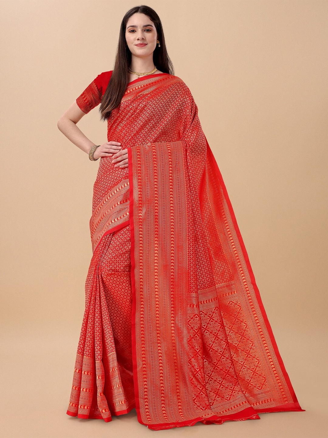 

TEREZA Ethnic Motifs Woven Design Zari Kanjeevaram Saree, Red