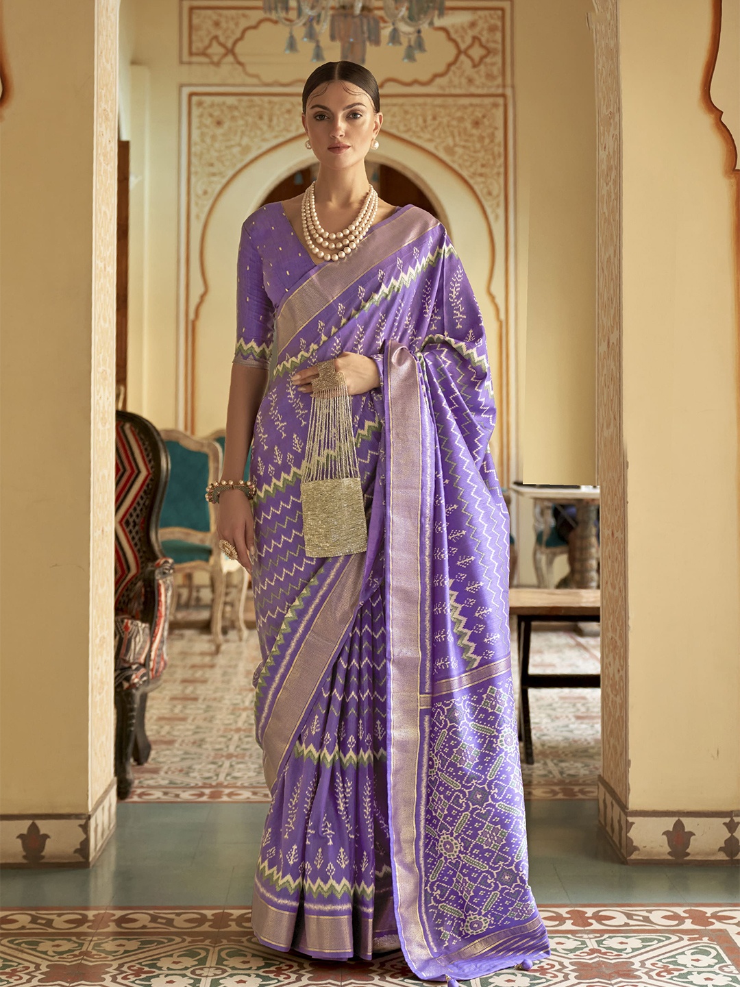 

elora Geometric Printed Zari Patola Saree, Lavender