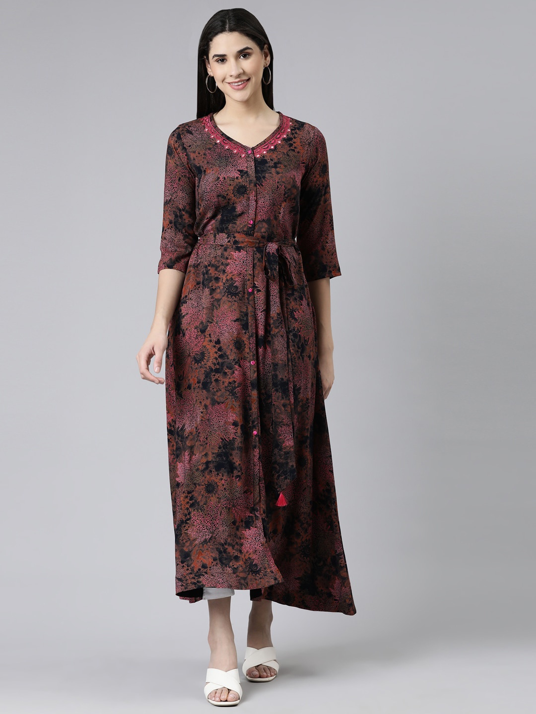 

Neerus Multicoloured Floral Crepe Maxi Dress, Multi