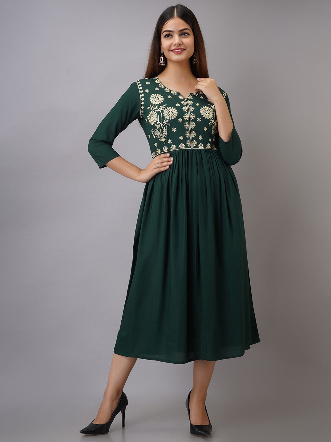 

Women Touch Yoke Design Embroidered A-Line Kurta, Green