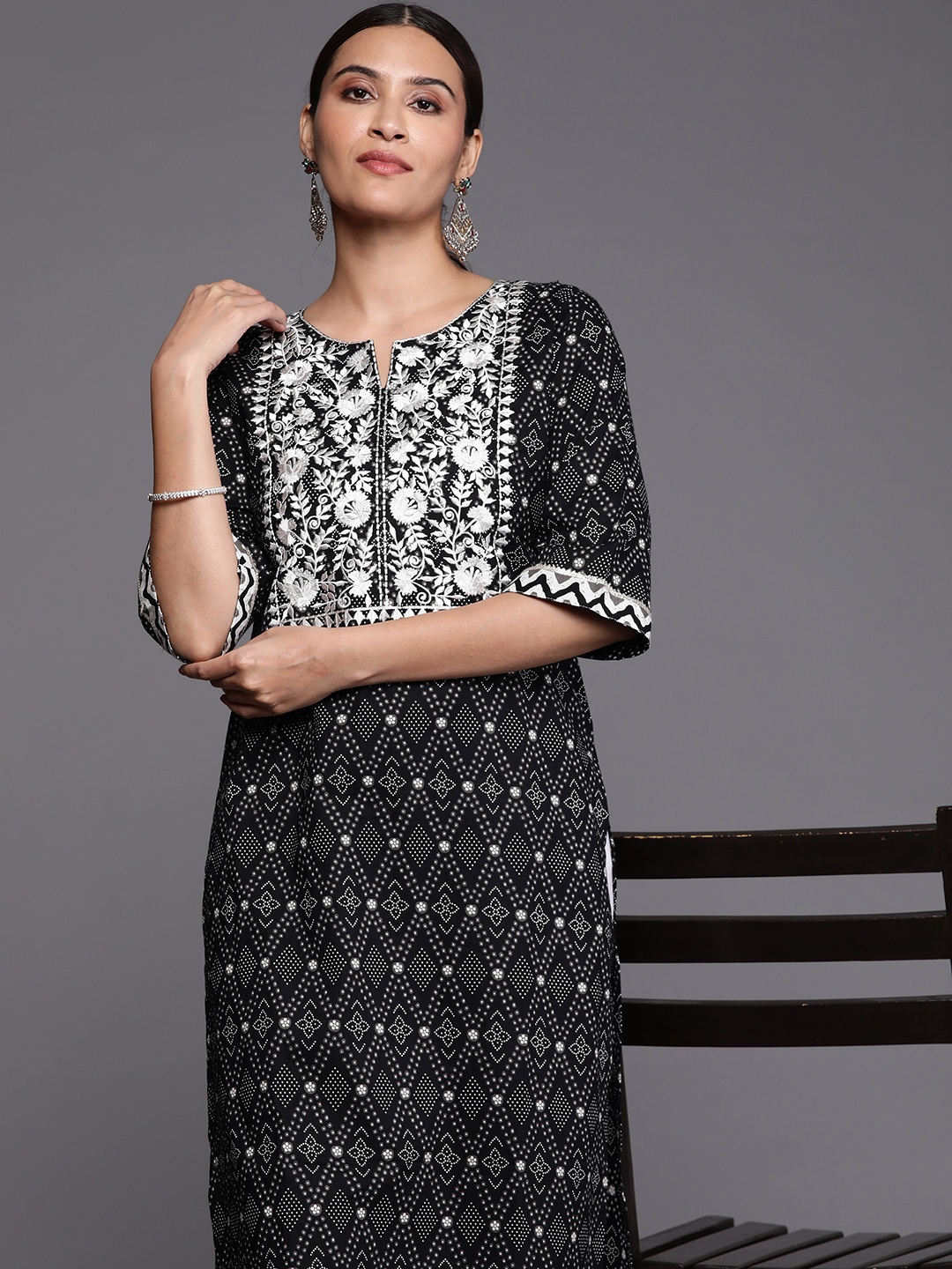 

Libas Bandhani Yoke Design Thread Work Kurta, Black