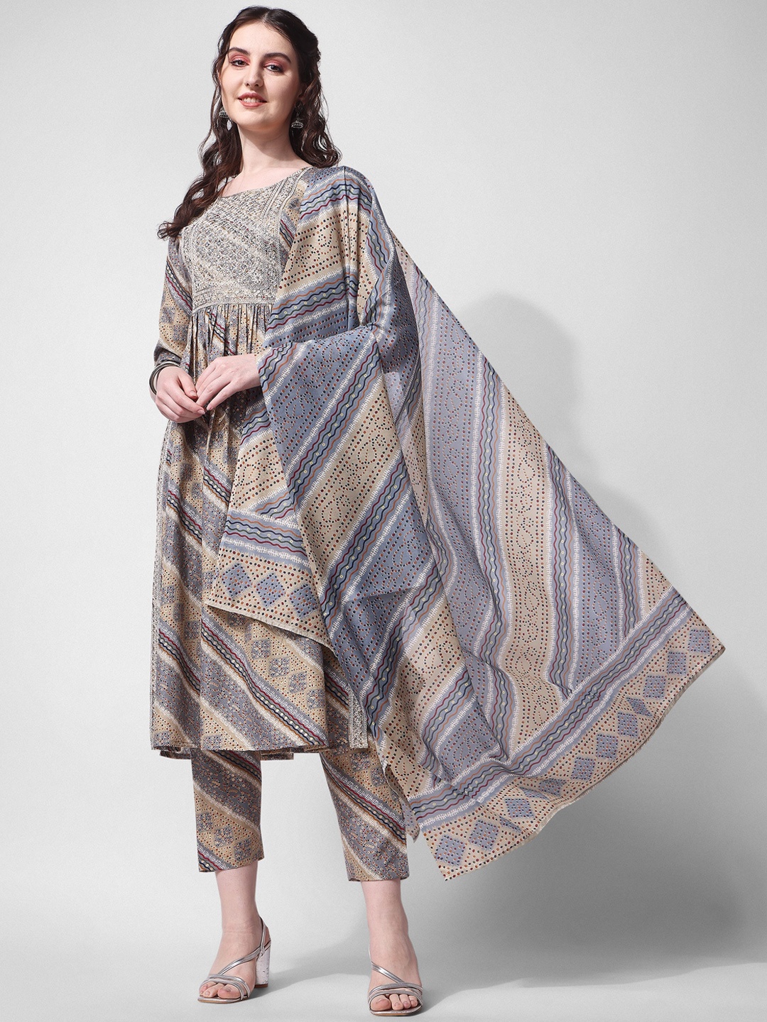 

Berrylicious Printed Thread Work Pure Cotton Kurta with Trousers & Dupatta, Grey