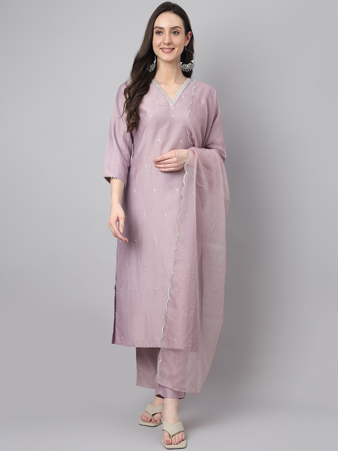 

Janasya Embroidered V-Neck Sequinned Kurta Set With Dupatta, Lavender