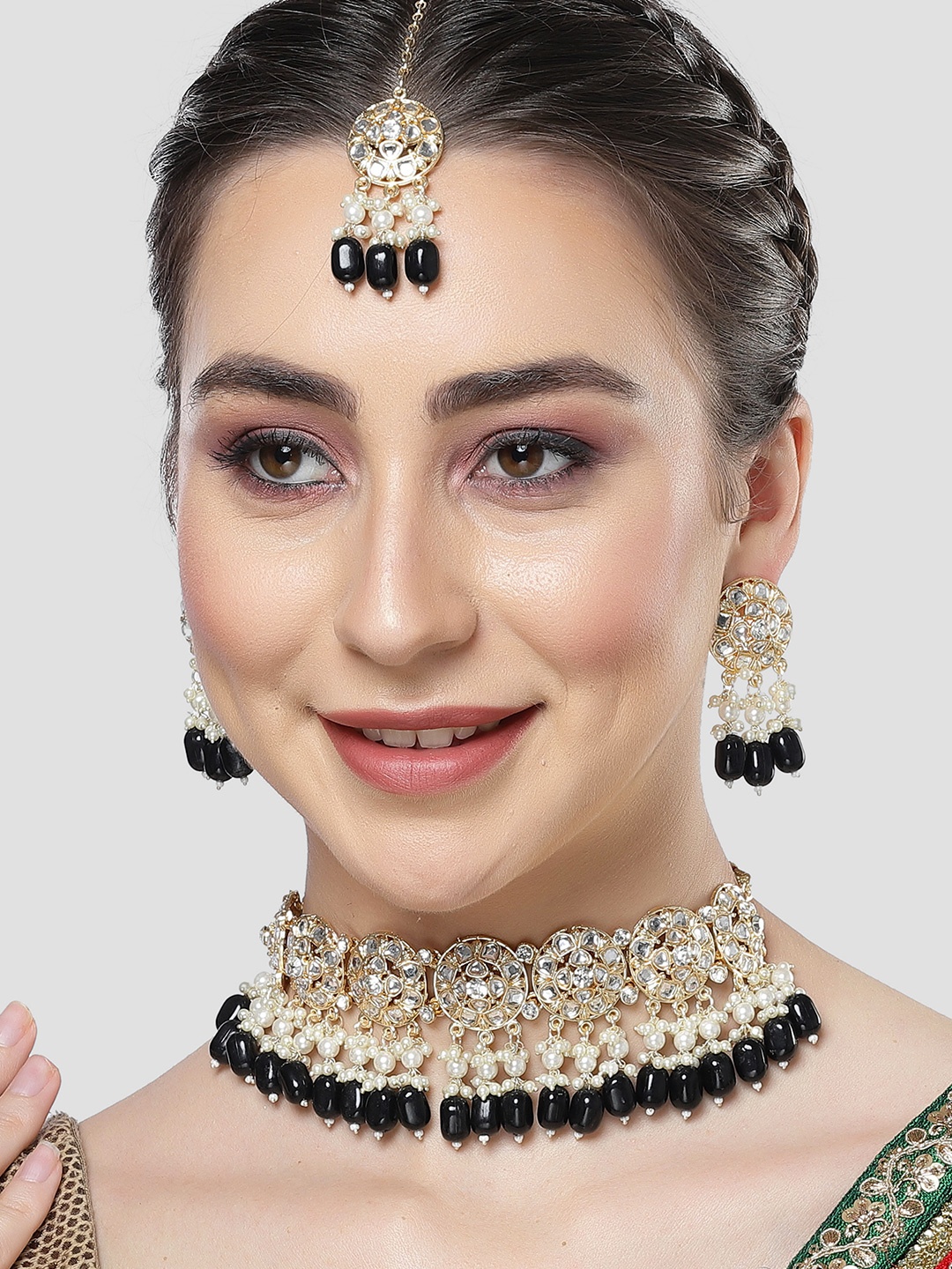 

KARATCART Gold-Plated Kundan-Studded & Beaded Jewellery Set, Black
