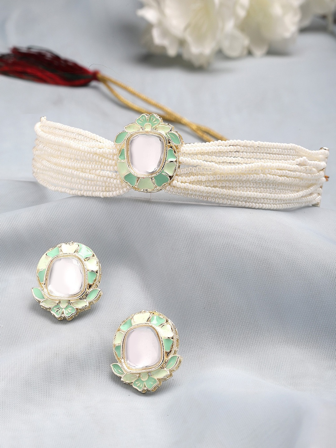 

KARATCART Gold-Plated Kundan-Studded & Beaded Jewellery Set, Lime green