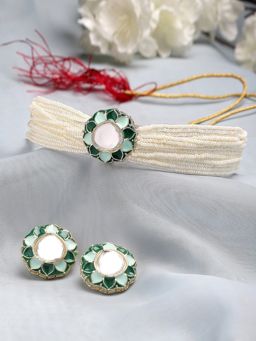 

KARATCART Gold-Plated Kundan-Studded & Beaded Choker Necklace Set
