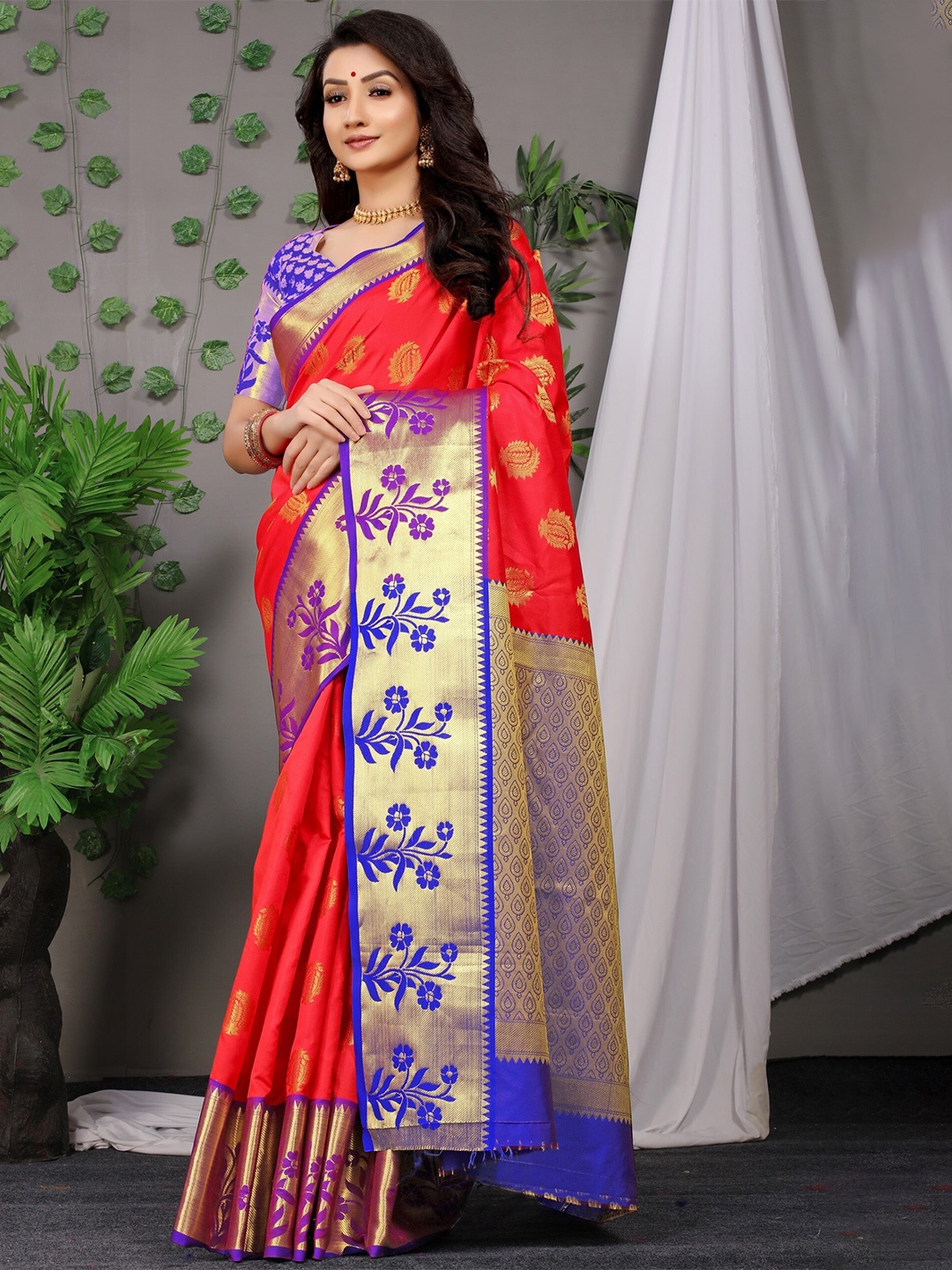 

AVANTIKA FASHION Woven Design Zari Pure Silk Paithani Saree, Blue