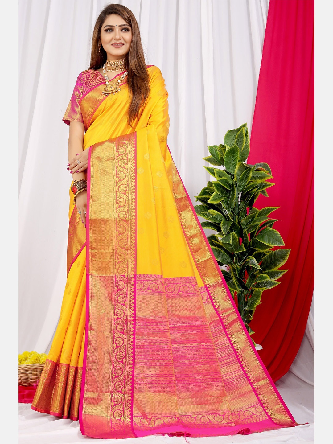 

AVANTIKA FASHION Ethnic Motif Woven Design Zari Pure Silk Paithani Saree, Yellow