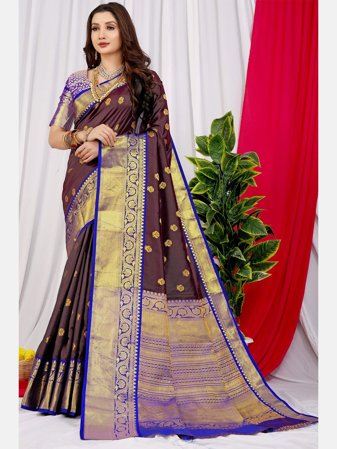 

AVANTIKA FASHION Floral Woven Design Zari Pure Silk Paithani Saree, Brown