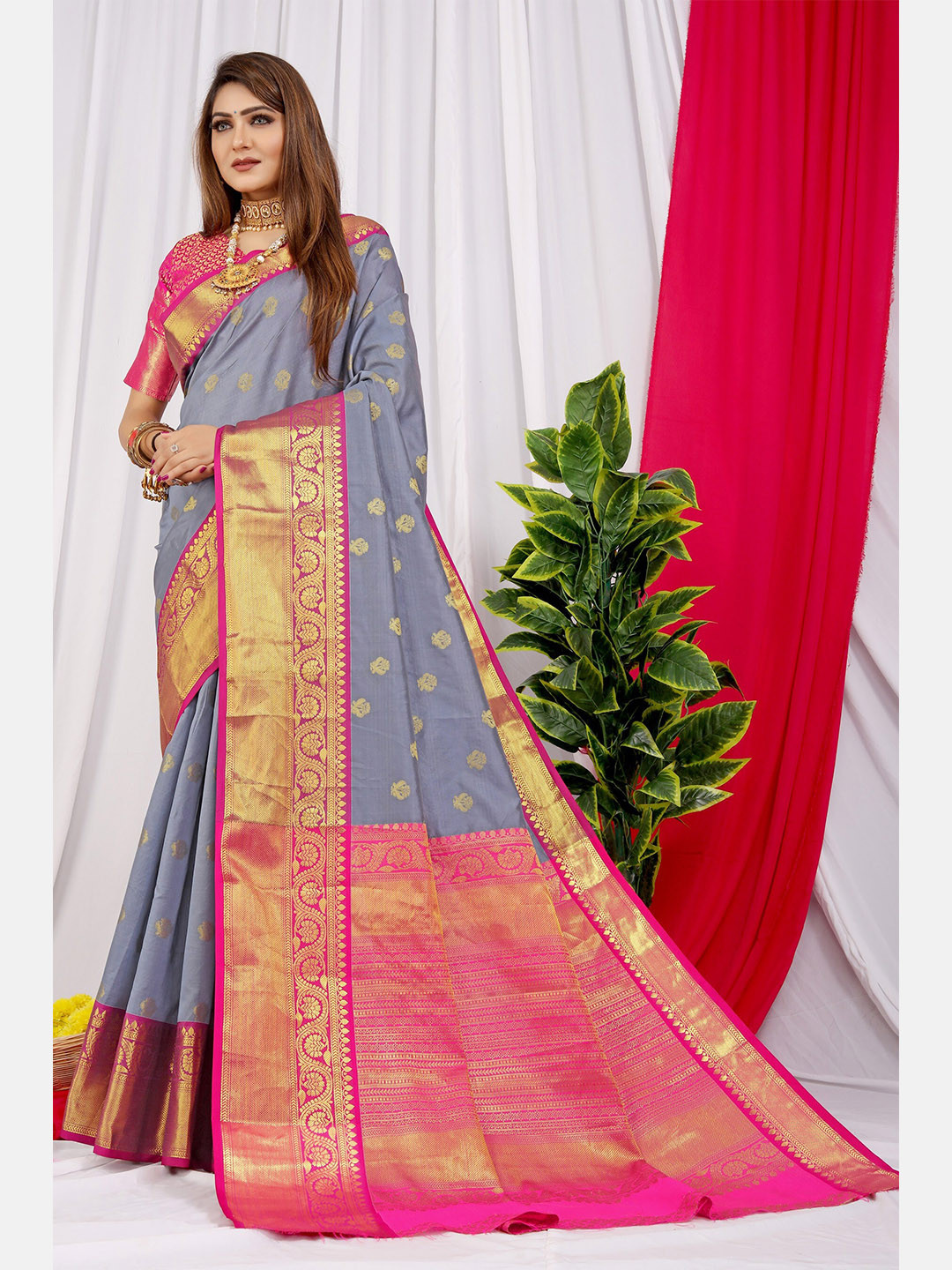 

AVANTIKA FASHION Woven Design Zari Pure Silk Paithani Saree, Grey