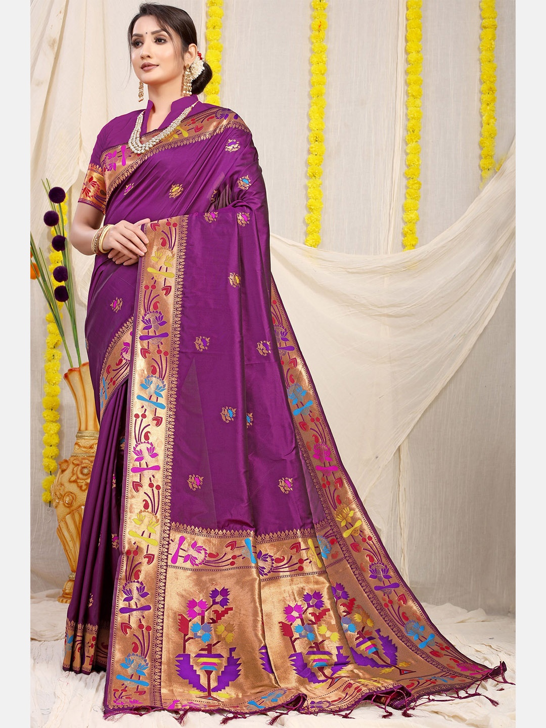 

AVANTIKA FASHION Woven Design Zari Pure Silk Paithani Saree, Purple