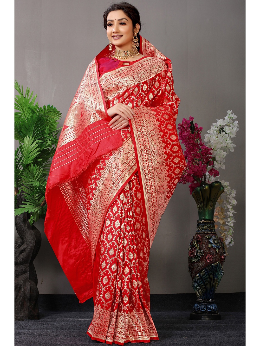 

AVANTIKA FASHION Woven Design Zari Pure Silk Paithani Saree, Red