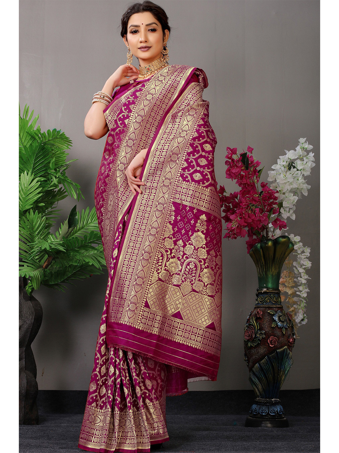 

AVANTIKA FASHION Ethnic Motifs Woven Design Zari Pure Silk Paithani Saree, Magenta