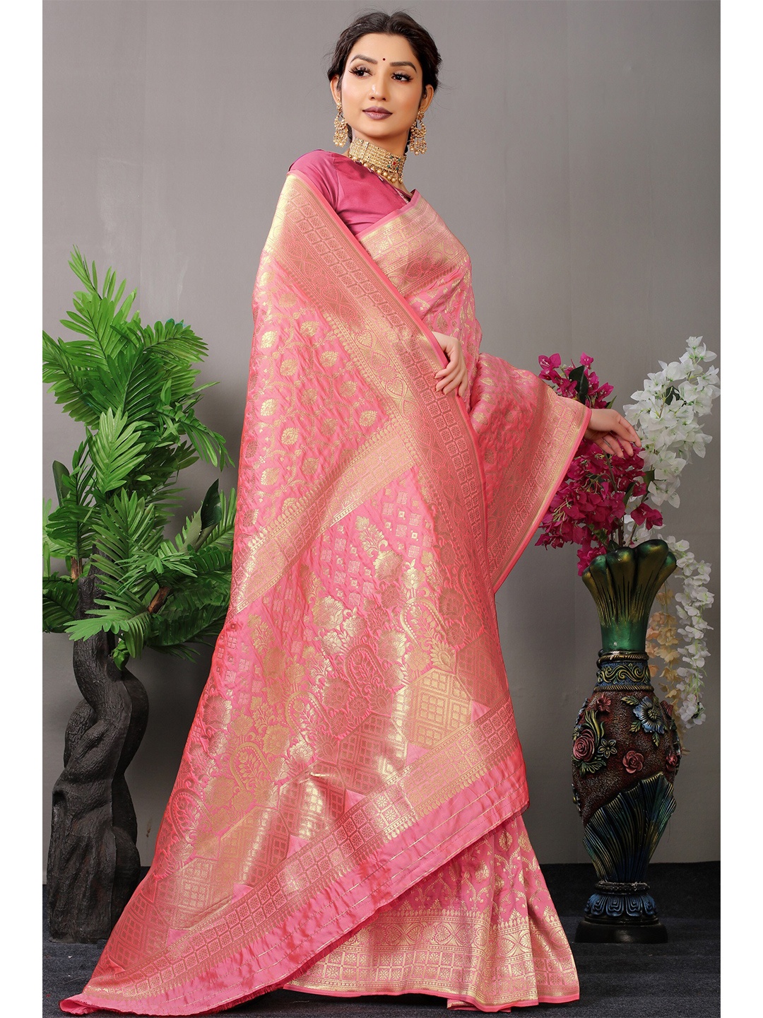 

AVANTIKA FASHION Woven Design Zari Pure Silk Paithani Saree, Pink