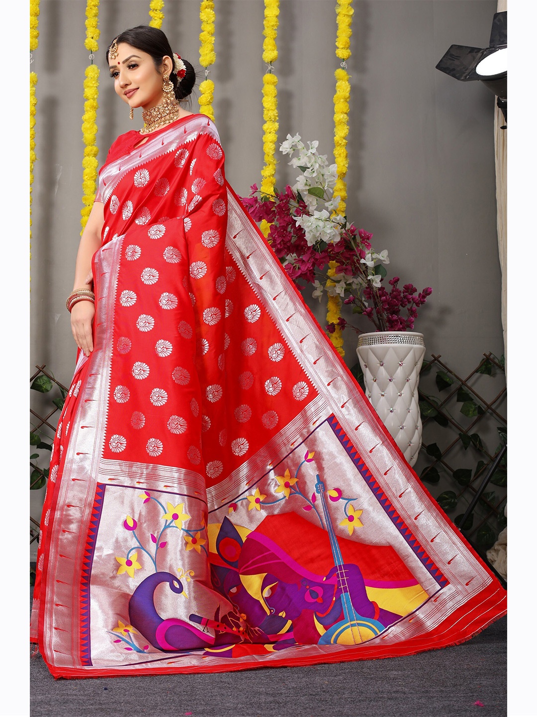 

AVANTIKA FASHION Ethnic Motif Woven Design Zari Pure Silk Paithani Saree, Red