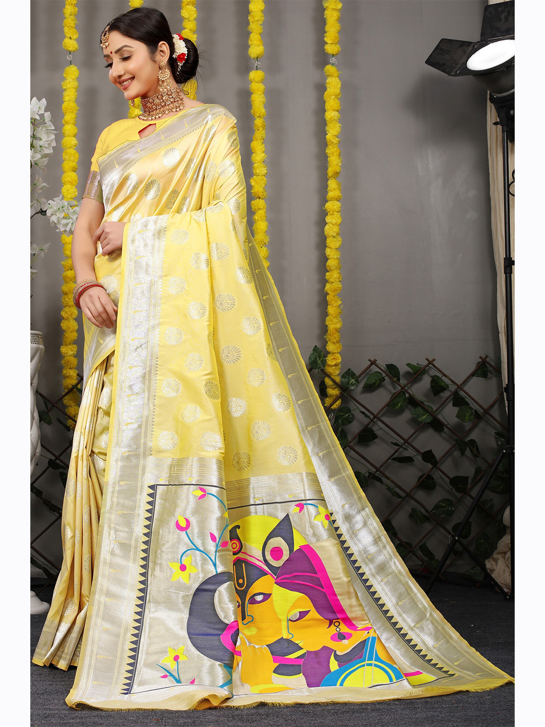 

AVANTIKA FASHION Ethnic Motif Woven Design Zari Pure Silk Paithani Saree, Yellow