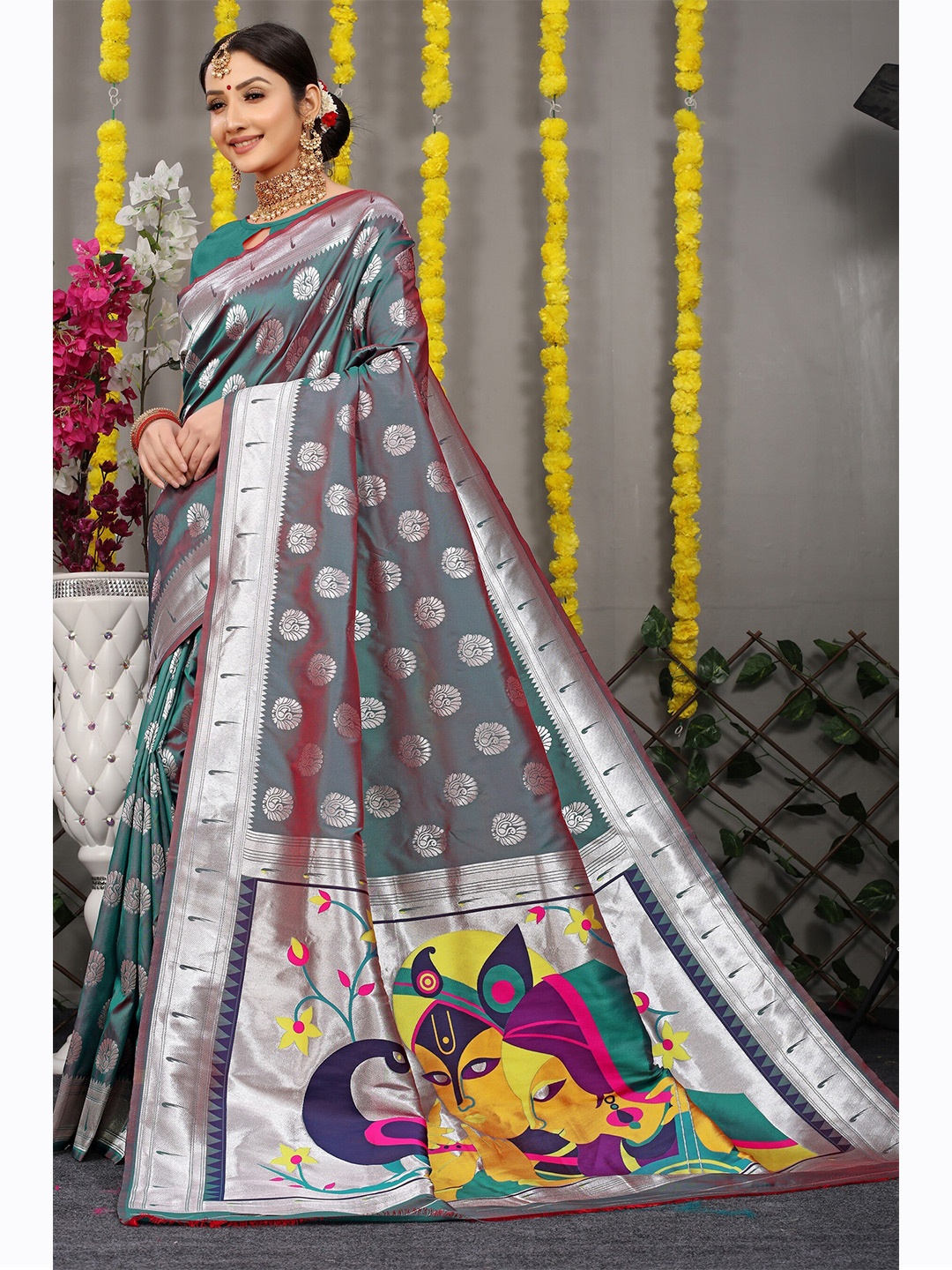 

AVANTIKA FASHION Ethnic Motif Woven Design Zari Pure Silk Paithani Saree, Grey