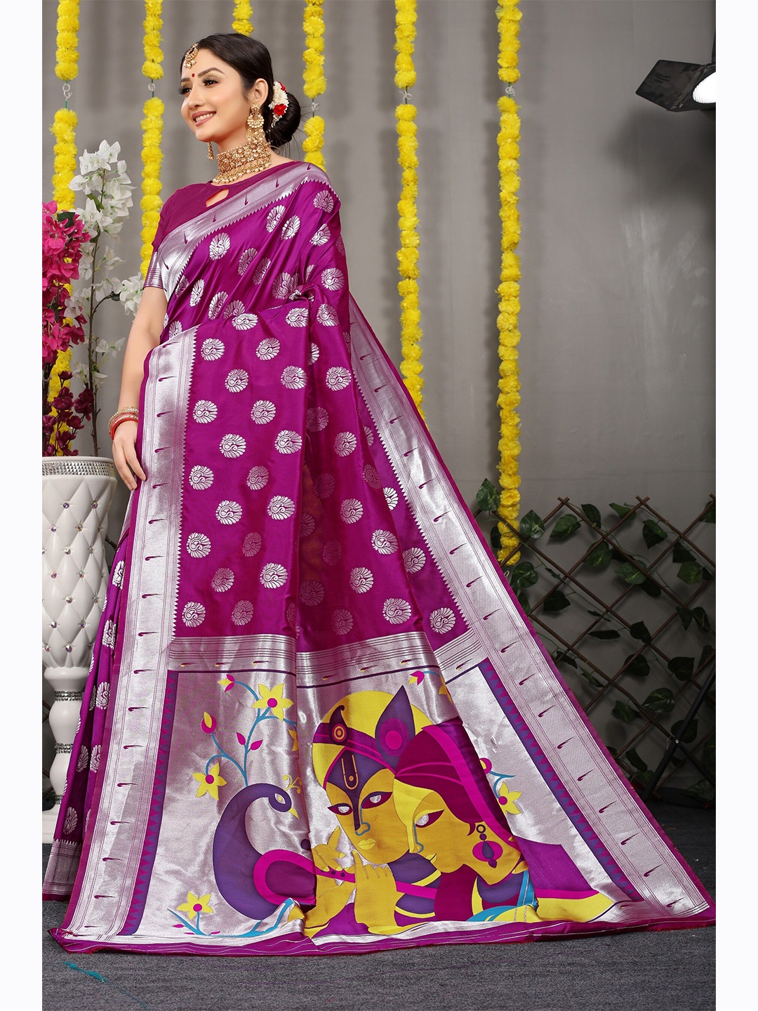 

AVANTIKA FASHION Ethnic Motif Woven Design Zari Pure Silk Paithani Saree, Purple