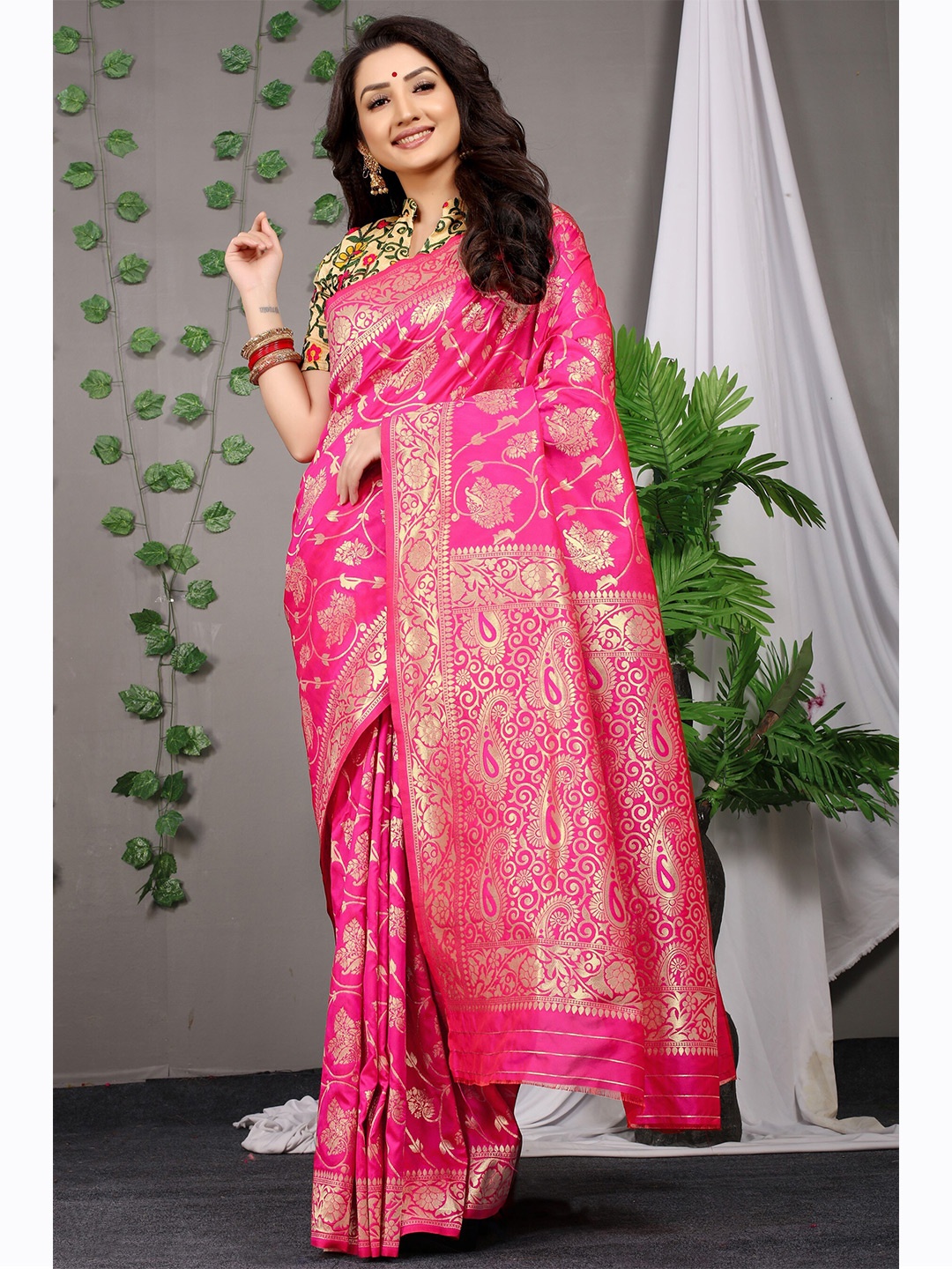 

AVANTIKA FASHION Floral Woven Design Zari Pure Silk Kanjeevaram Saree, Pink