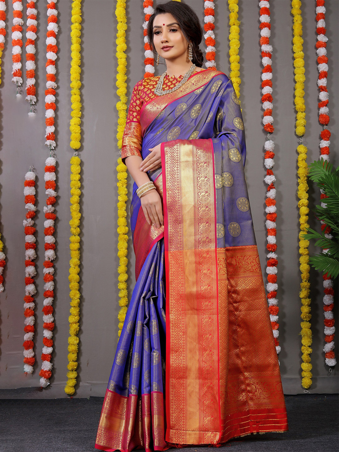 

AVANTIKA FASHION Woven Design Zari Tissue Kanjeevaram Saree, Blue