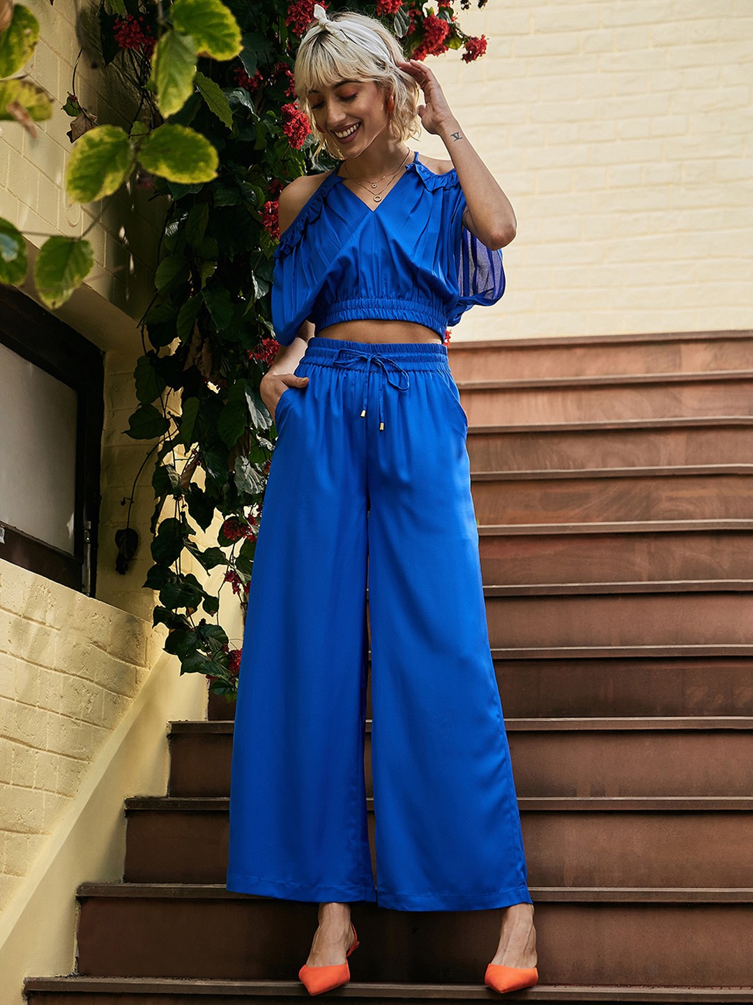 

SASSAFRAS Cold-Shoulder Sleeves Crop Top and Palazzos, Blue