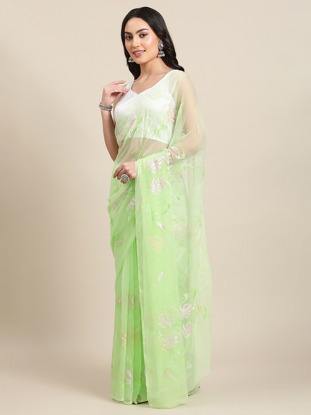 

La Vastraa Floral Hand Design Pure Chiffon Saree, Green