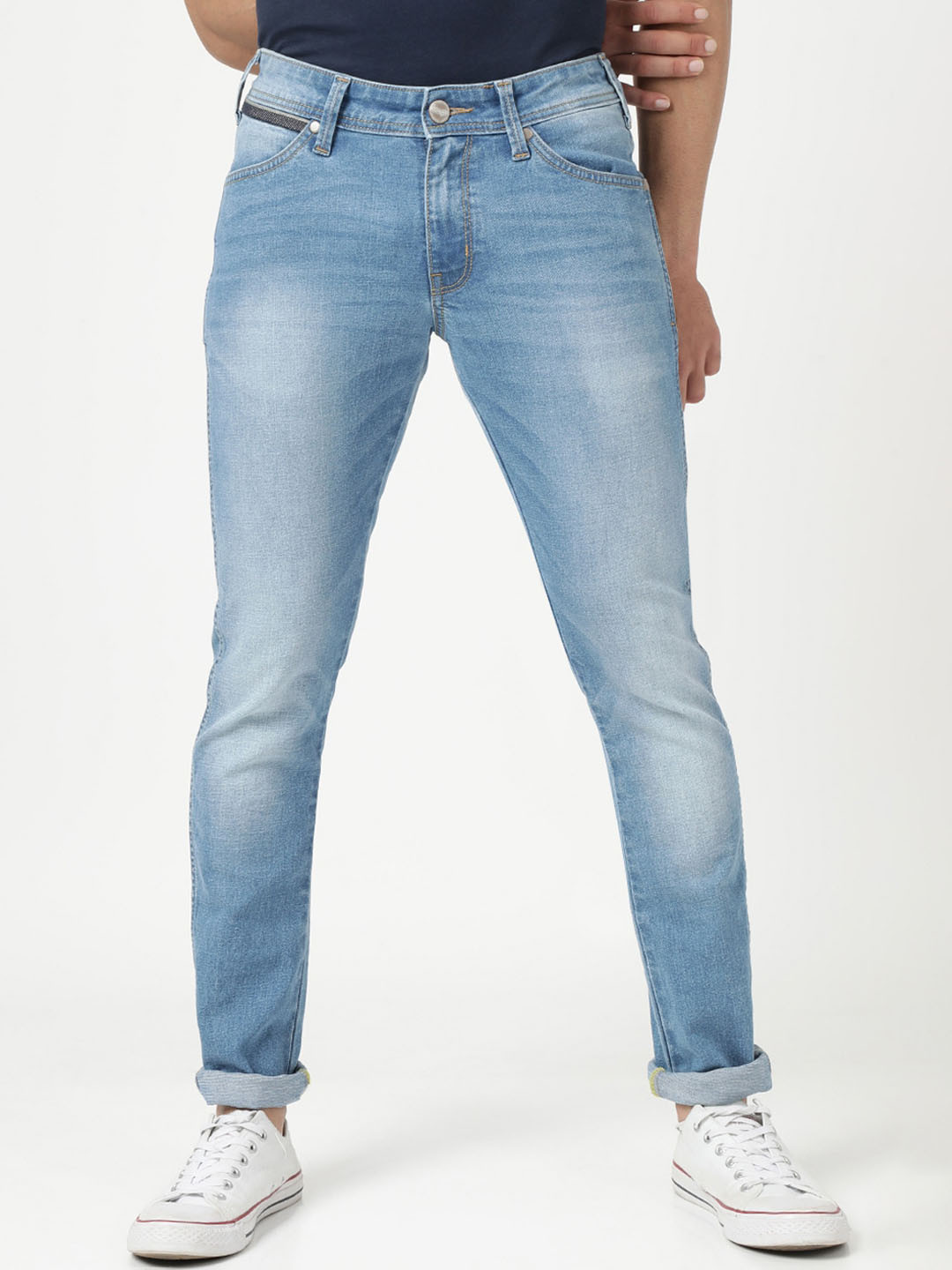 

Wrangler Men Skanders Slim Fit Low-Rise Heavy Fade Cotton Jeans, Blue