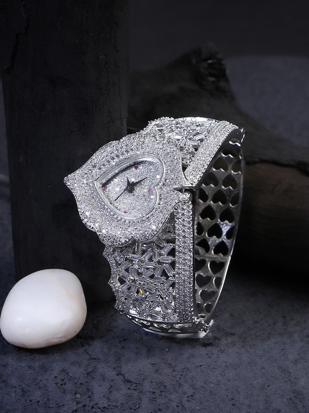 

Adwitiya Collection Women Embellished Dial Straps Analogue Watch ACBW1020, Silver